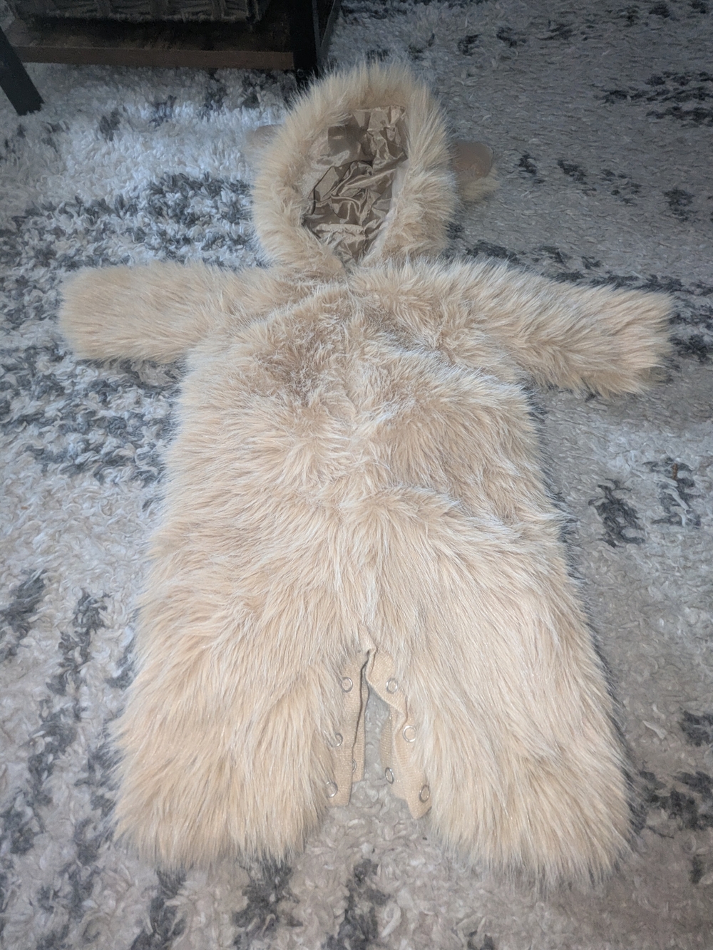 Pottery Barn Kids Cream Faux Fur Hooded Bunting Costume
